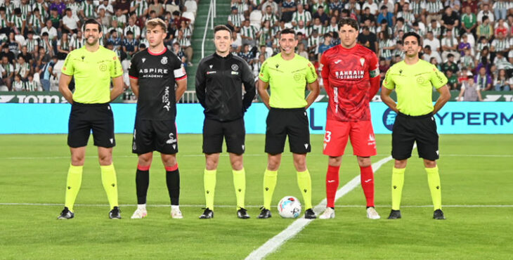 Carlos Marín ejerciendo de capitán en su vuelta al once ante la Cultural Leonesa. Autora: Natalia Román