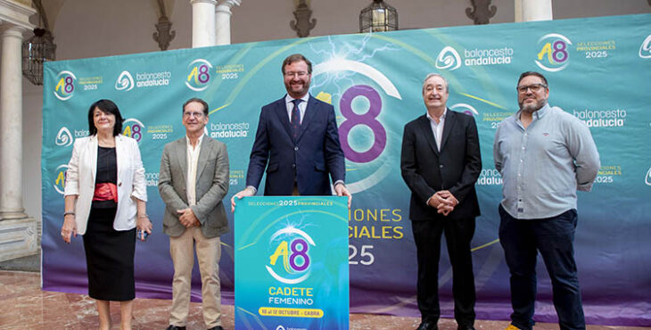 Autoridades y representantes del baloncesto andaluz durante la presentación del Campeonato de Selecciones A8 Cadete Femenino en la Diputación de Córdoba.