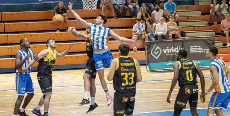 La escuadra de Pedro Cabello en uno de sus partidos de este curso. Foto: Kla Verdier / Huelva Comercio Viridis