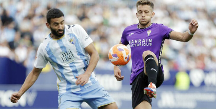 Isma Ruiz doma una pelota en el encuentro del pasado mes de abril en La Rosaleda ante el Málaga. Foto: LaLiga Hypermotion