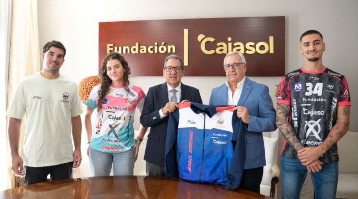 Mariano Jiménez en uno de los actos públicos del club, la presentación del patrocinio de Cajasol. Foto: Club Balonmano Ángel Ximénez Puente Genil