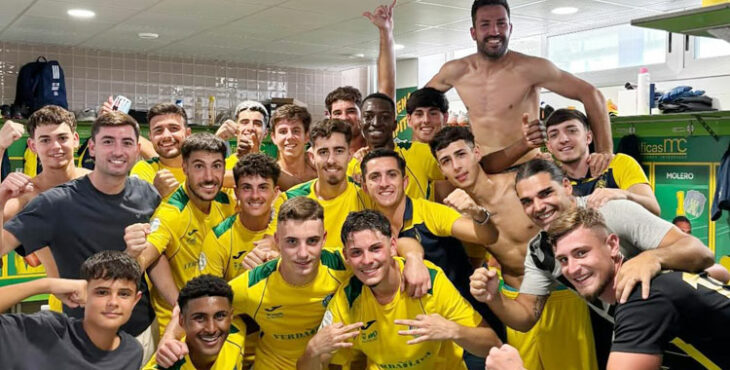 La celebración del Montilla en el vestuario. Foto: Montilla CF