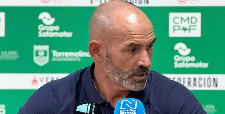 Paco Jémez en una rueda de prensa.