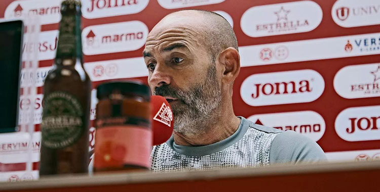 Paco Jémez en la rueda de prensa posterior a la victoria en Murcia. Foto: UD Ibiza