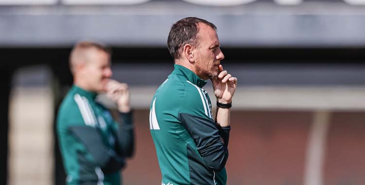 Alberto González sigue un entrenamiento.
