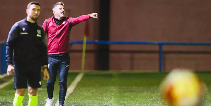 Ania durante la rueda de prensa del partido contra el Cieza