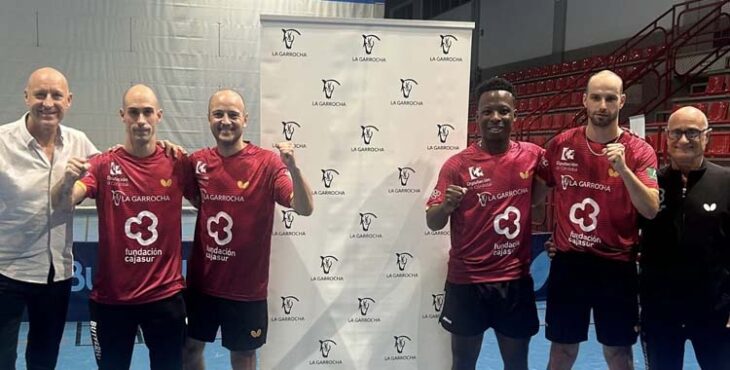 El Cajasur Priego festeja su primera victoria en Superdivisión.