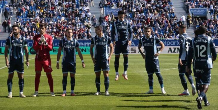 Los jugadores del Córdoba en el Ibercaja Estadio.