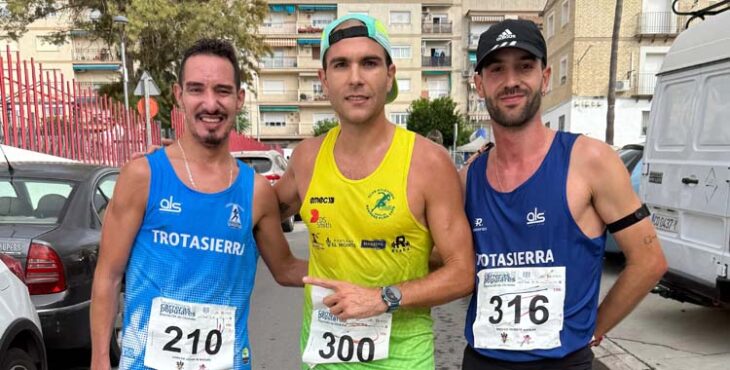 Podio masculino de la Carrera Ciudad de Aguilar.