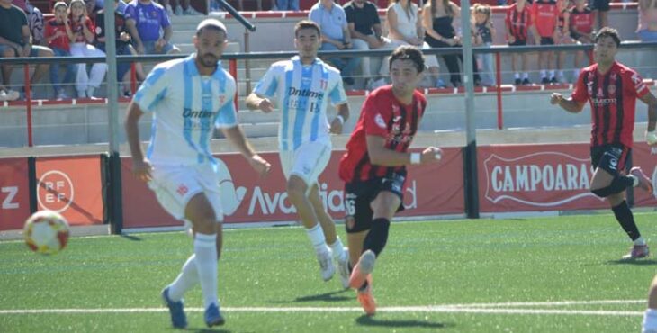 Rafita dispara en el duelo con La Unión Atlético.