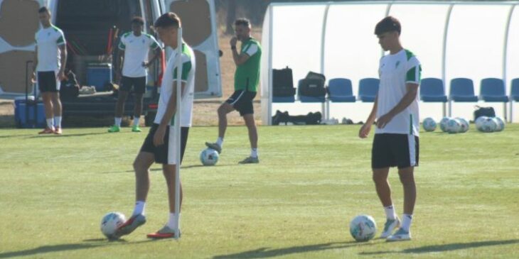 Requena y Kevin Medina en la vuelta a los entrenamientos
