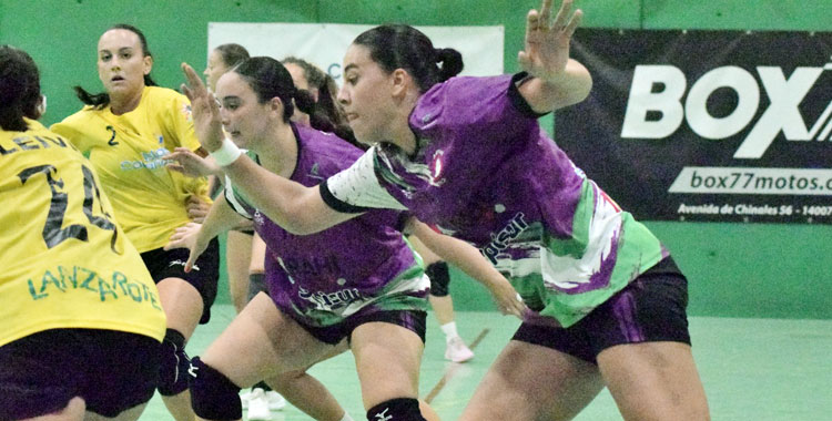 Zoe Turnes en el partido del debut del Rahi-Sepisur Córdoba en la liga. Foto: Laclasicordoba.es