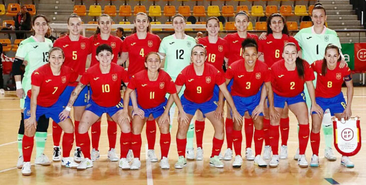La selección española femenina de fútbol sala antes de su duelo contra Filipinas. Foto: RFEF