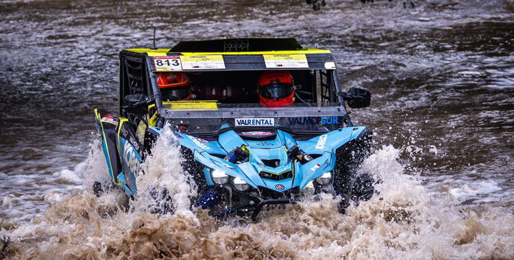 Fernando Mesa en una espectacular imagen en plena competición