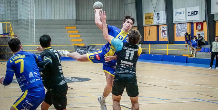 El cuadro colegial no pudo meterle mano al Algeciras. Foto: La Salle Balonmano