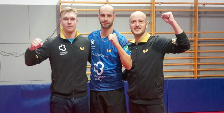 La tripleta del cuadro prieguense, feliz tras su sudado triunfo