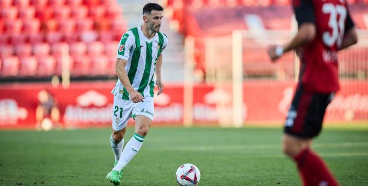 Albarrán en la visita al Mirandés de la temporada 2024-25.