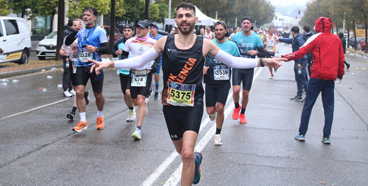 Atletas en una carrera de 2025.