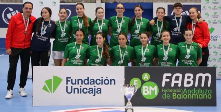 Selección cordobesa con el bronce en el Andaluz cadete femenino.