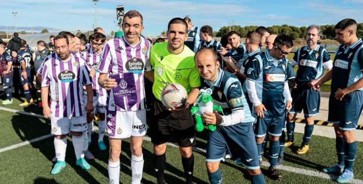 Jugadores del Córdoba y el Valladolid en la primera jornada de LaLiga Genuine.