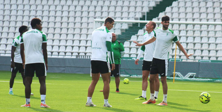 Adri Fuentes y Theo Zidane en el último entrenamiento antes de viajar el sábado a Málaga.
