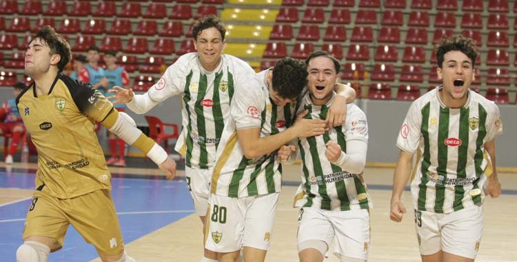 Los jugadores blanquiverdes celebran un gol.