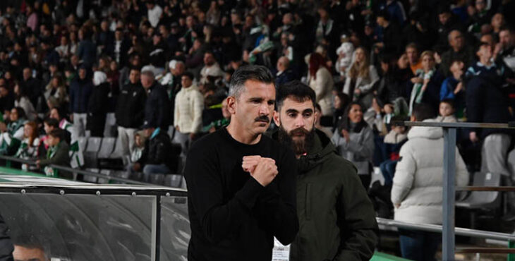 Iván Ania en la banda de El Arcángel