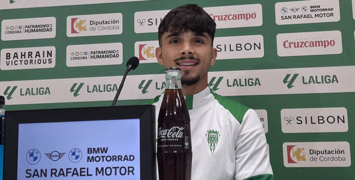 El malagueño Kevin Medina en su comparecencia de prensa en la semana de su regreso a La Rosaleda.