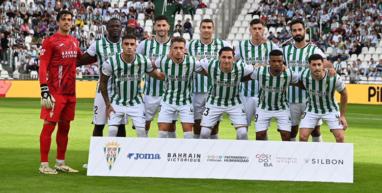 El once del Córdoba ante el Ceuta que se repetía por tercera jornada consecutiva.