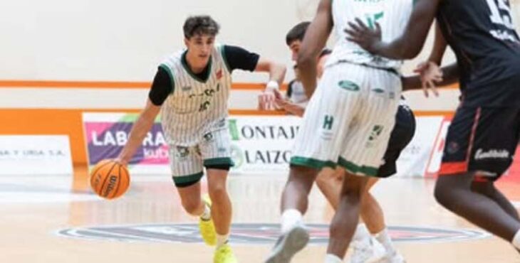 Gonzalo Orozco conduce un ataque del Coto en Azpeitia.