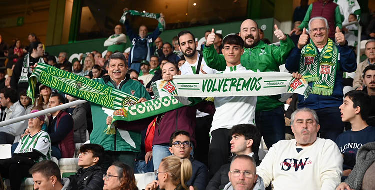 El cordobesimo entregado con los suyos en los prolegómenos del partido ante el Dépor.