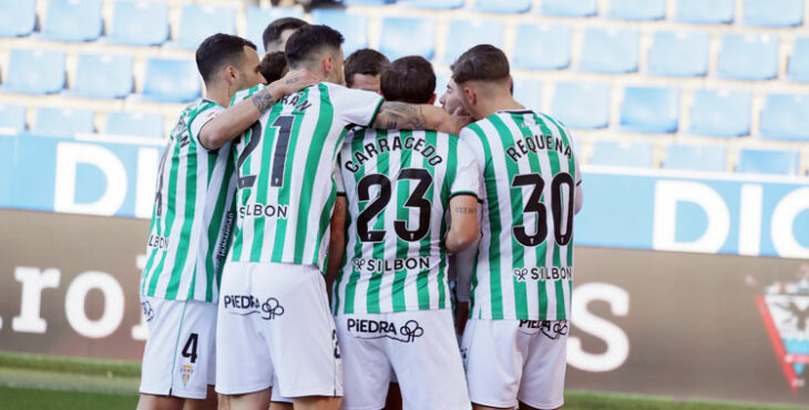 Los jugadores del Córdoba celebran el primer gol ante el Mirandés. Foto: CCF