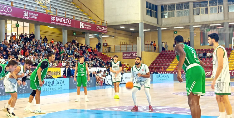 Kevin Schutte en un lanzamiento de tiro libre