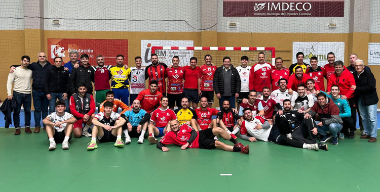 Una completa foto de familia del Desafío 80 de 2025. Foto: Rafa Barroso / CBM