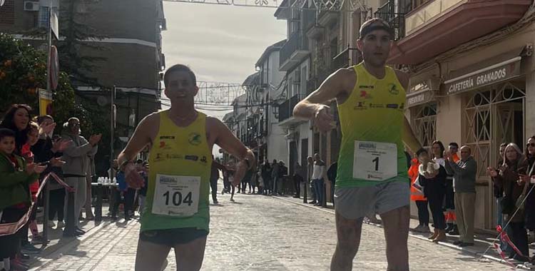 Jesús Alguacil y Diego Tirado en la meta de Benamejí.