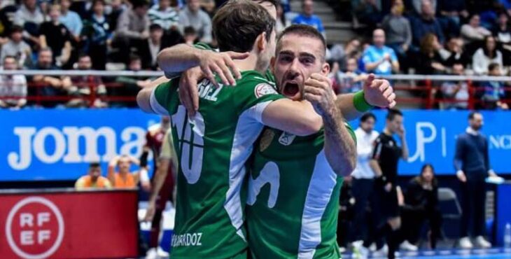 Cecilio celebra un gol con el Movistar Inter.