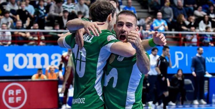 Cecilio celebra un gol con el Movistar Inter.