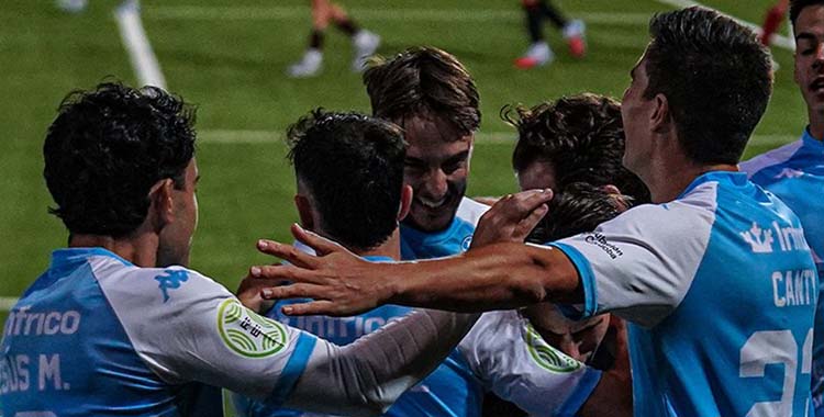 Los jugadores celestes celebran su gol ante el Sevilla C.