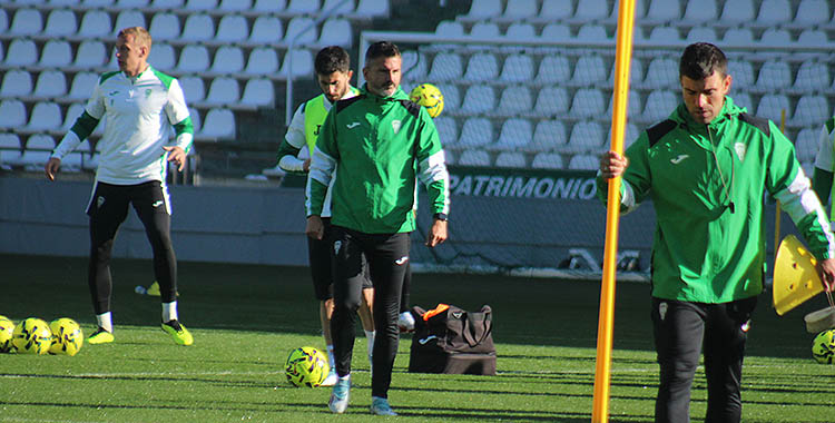 Iván Ania en El Arcángel en la sesión intersemanal antes de viajar a Victoria este sábado.