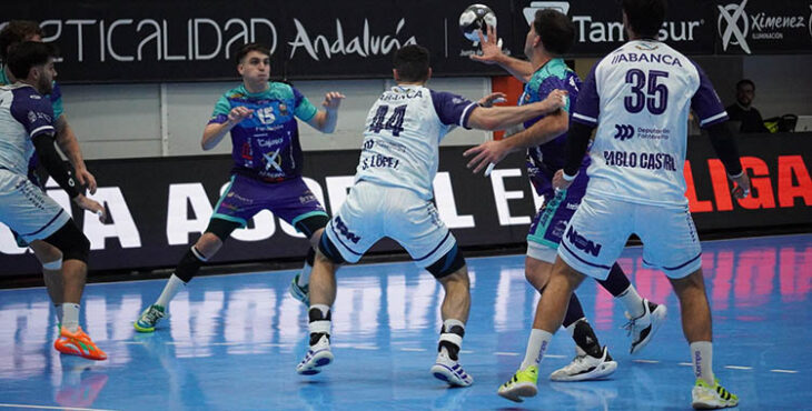 Pablo Simonet doblando a su compatriota Lucas Aizen.