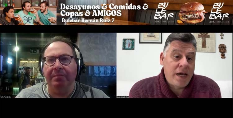 Rafa Fernández y David Jurado despiden el año desde BuleBar con el primer fichaje invernal del Córdoba.