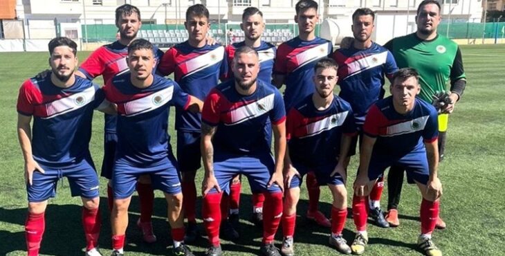 Los jugadores del CD El Higuerón posan antes de un partido. Foto: CD El Higuerón