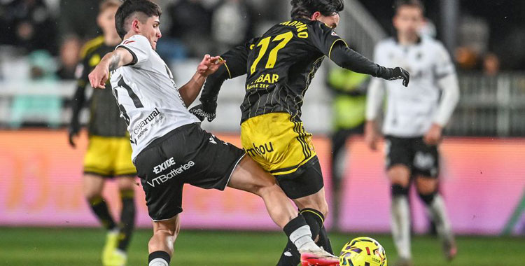 Un lance del último duelo liguero del Burgos CF contra el Real Zaragoza. Foto: LaLiga Hypermotion