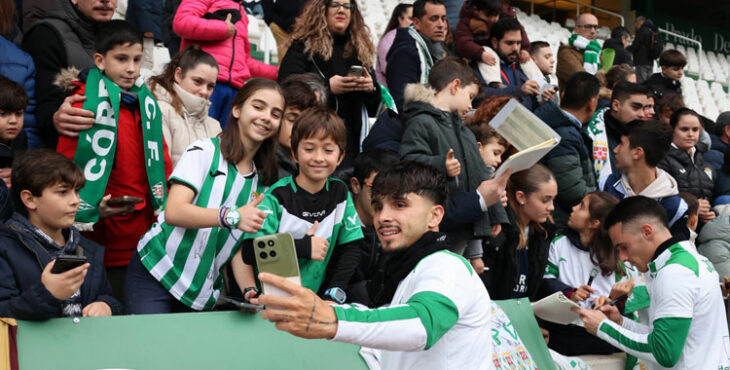 Kevin Medina, de reaparición, y Diego Bri atienden a los cordobesistas en la Preferencia. Foto: CCF