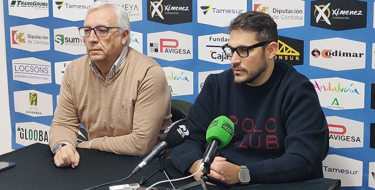 Toni Malla en su presentación como nuevo técnico del Ángel Ximénez. Foto: @AngelXimenezBM