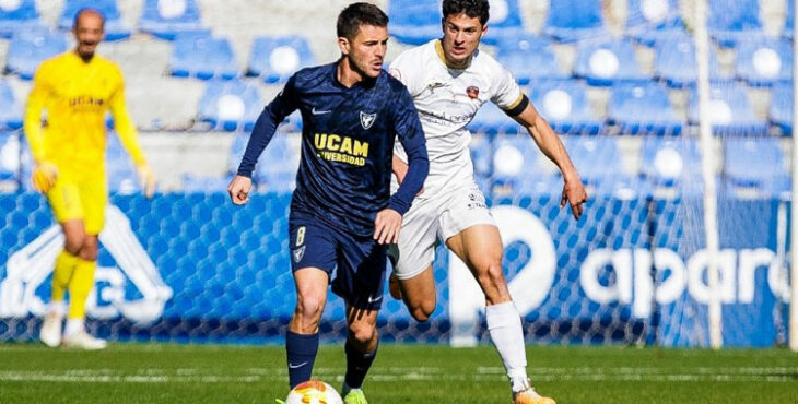 El Salerm Puente Genil dio la cara ante el cuadro universitario. Foto: UCAM Murcia CF