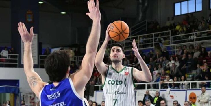 Alejandro Rodríguez se prepara para un tiro.