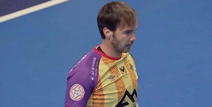 Barrón lamenta un gol cartagenero.