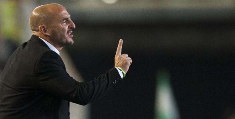 Albert Ferrer en su último partido al frente del Córdoba.