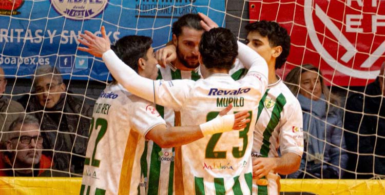 Los jugadores del Córdoba Patrimonio festejan un gol en Tudela.